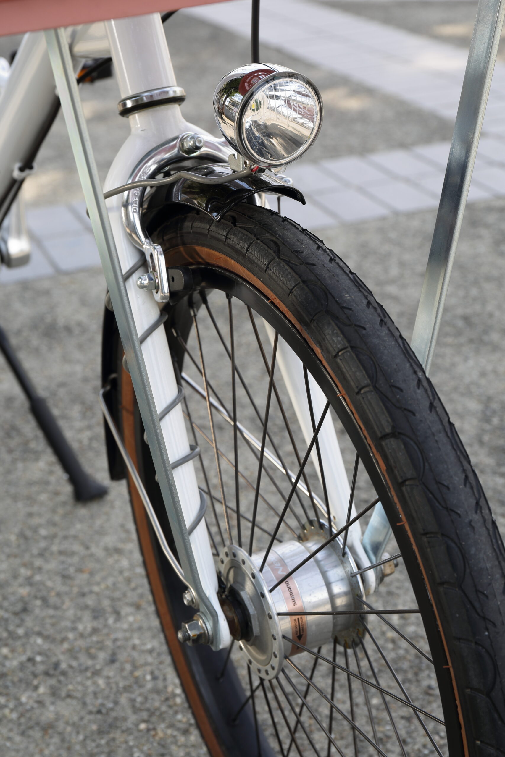 自転車の前ハブ ダイナモ装着車 の図面